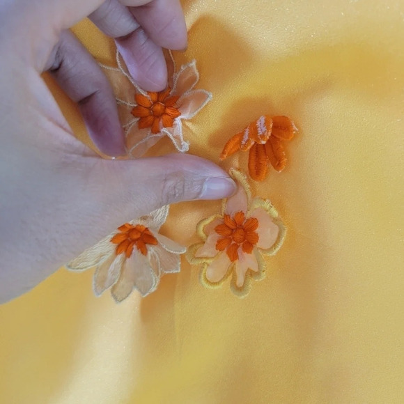 Vintage handmade 3D floral embroidered sleeveless mini dress yellow small - Picture 8 of 8